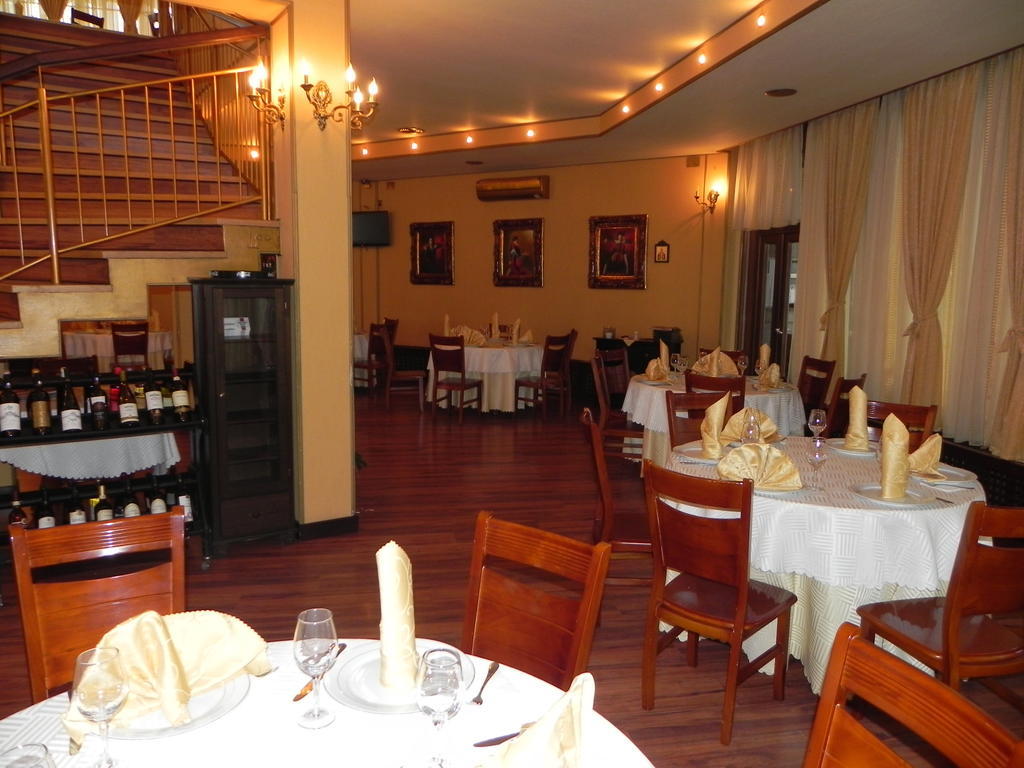 Hestia Hotel Calarasi  Zewnętrze zdjęcie